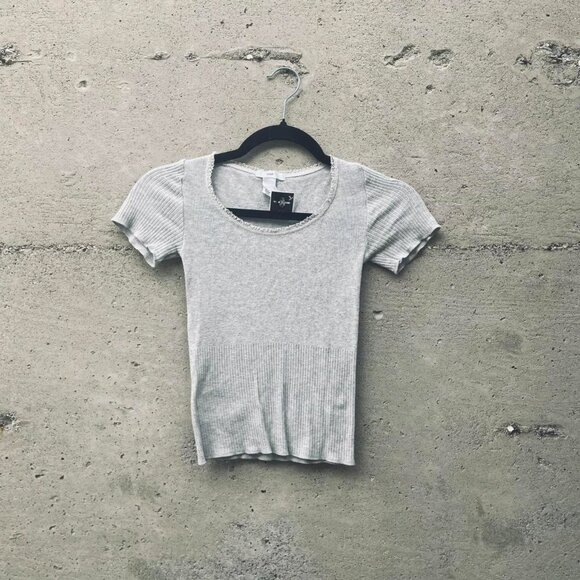 ♡︎ grey y2k knit baby tee ♡︎ - Picture 1 of 2